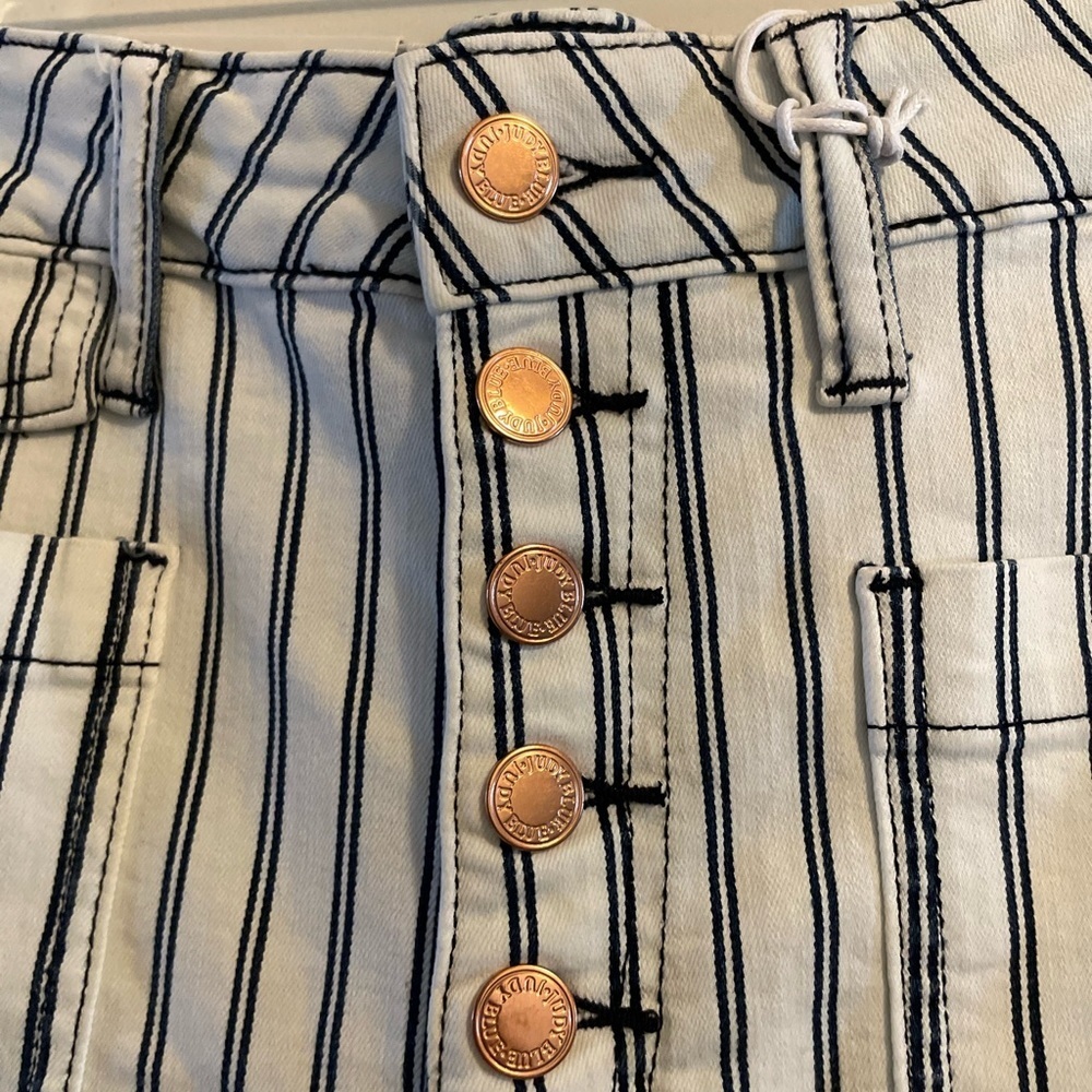 Judy Blue Navy White Striped High Waist Denim Short Rose Gold Buttons Size 1X - Picture 16 of 16